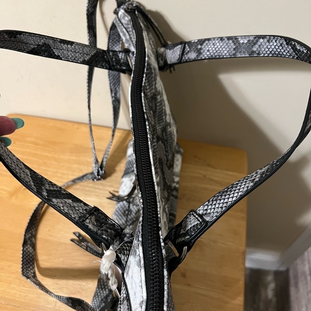 Jessica Simpson Black and White Phython Zoey Satchel - Picture 4 of 15